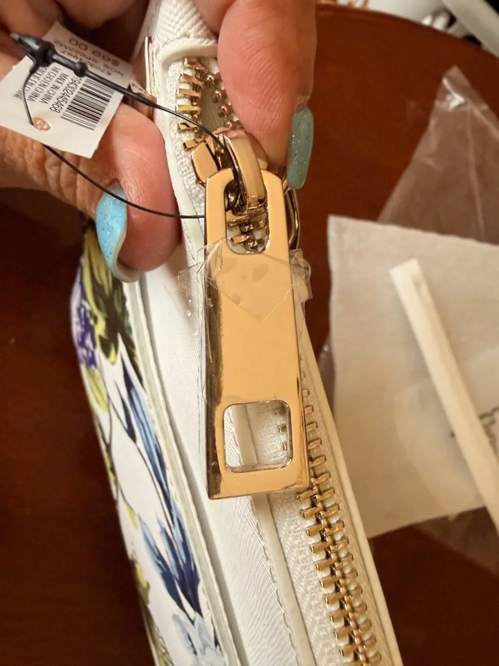 White floral clutch with gold studs - Picture 7 of 12